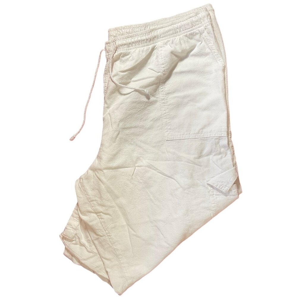 White Lightweight Elastic Waist Cargo Capri Pant